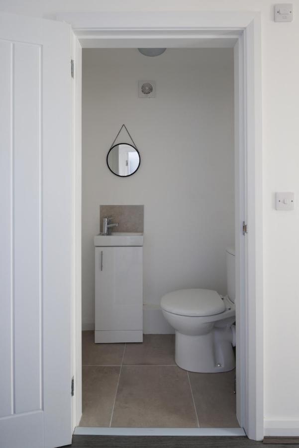 Air Host And Stay - 3 Bedroom New Build Sleeps 8 Minutes From Lfc Free Parking 16 Liverpool Exterior photo